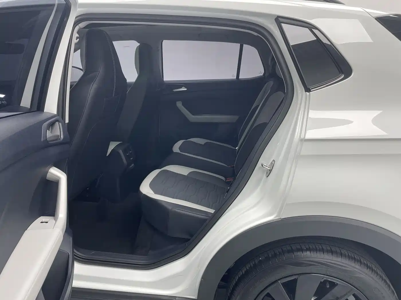VOLKSWAGEN TUYUE
