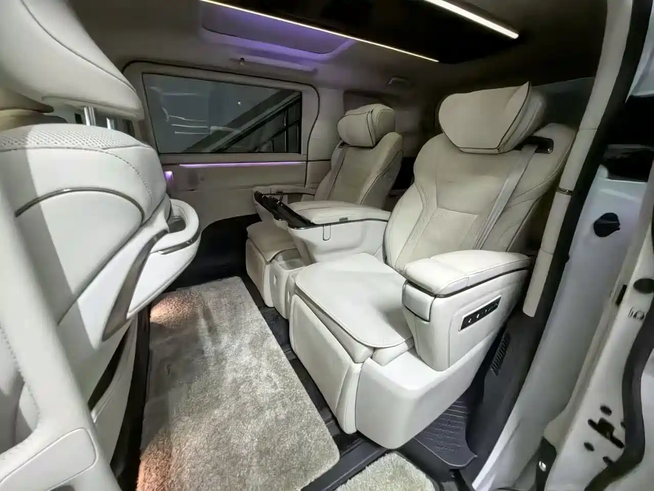 Lexus LM 2024 2023 500h 6-Seater Prestige Edition