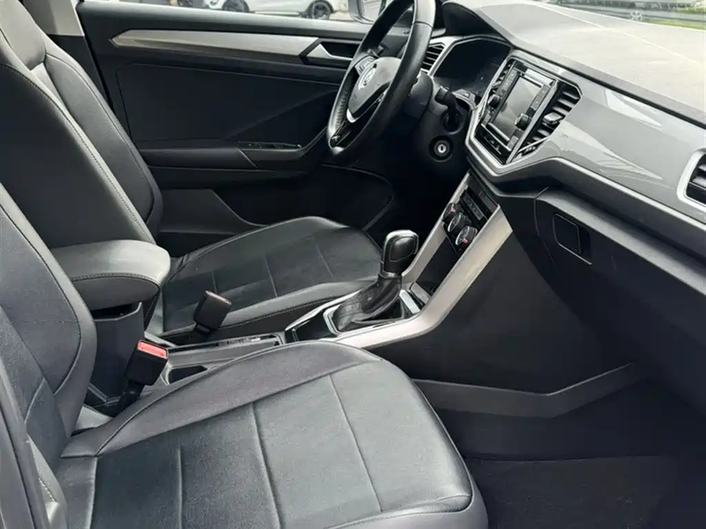 Volkswagen T-ROC 2020 230TSI DSG 2WD Progressive фото 6
