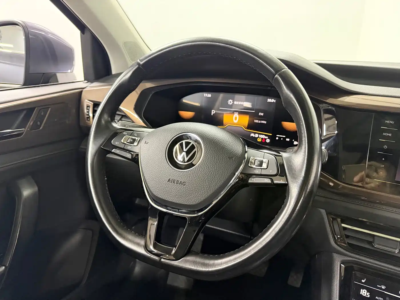 Volkswagen Tharu 2022 280TSI FWD Luxury Edition фото 12