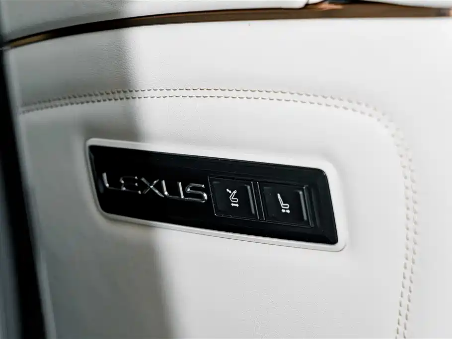 Lexus LM 2026 2025 Model 500h Six-Seater Prestige Edition