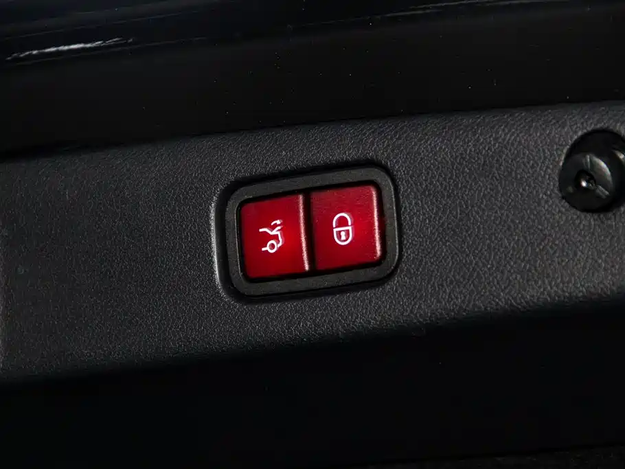 Mercedes-Benz E-Class 2024 E 300 L Fashion фото 32