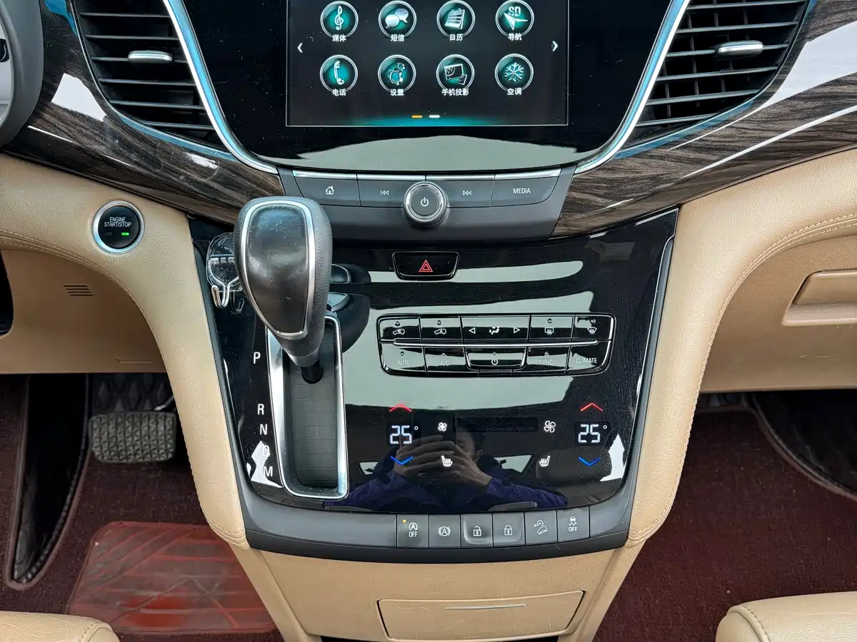 Buick GL8 2018 ES 28T Luxury Type China VI фото 14
