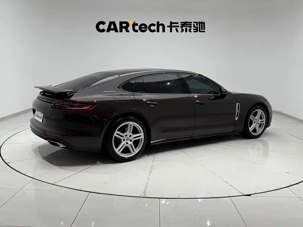 Фото 5 - Porsche Panamera