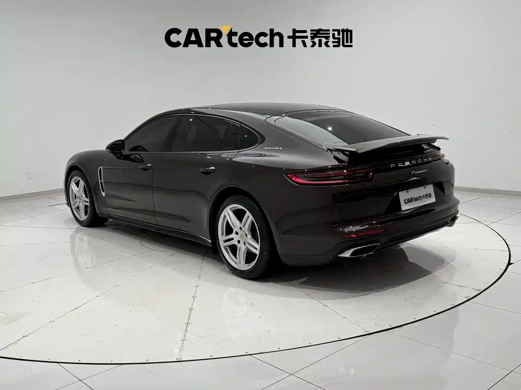 Фото 7 - Porsche Panamera