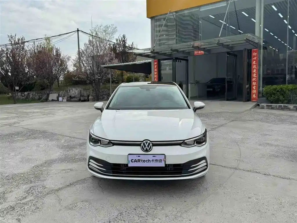 Volkswagen Golf 2024 280TSI DSG Pro 50th Anniversary Edition фото 3