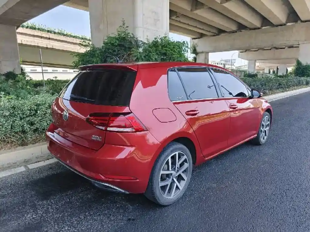 Фото 8 - Volkswagen Golf