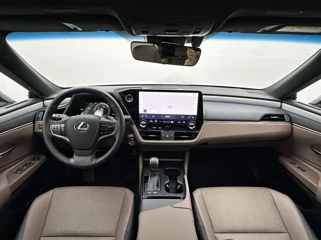 Lexus ES 2025 2025 300h Ultimate Edition