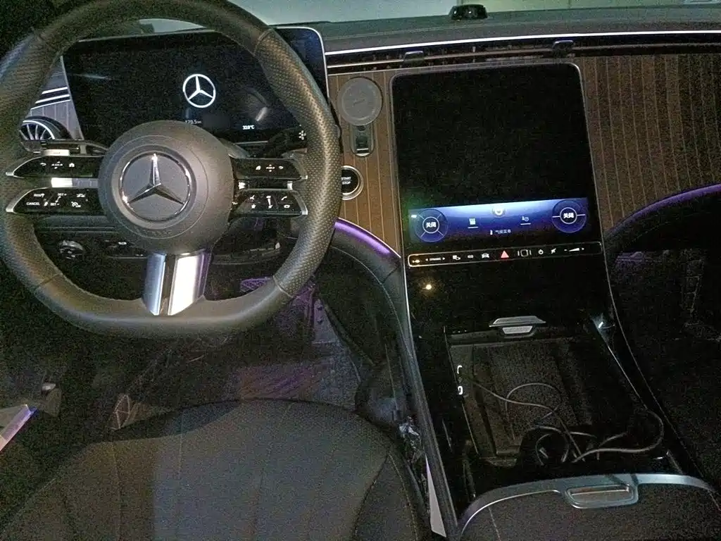 Фото 10 - Mercedes-Benz EQE
