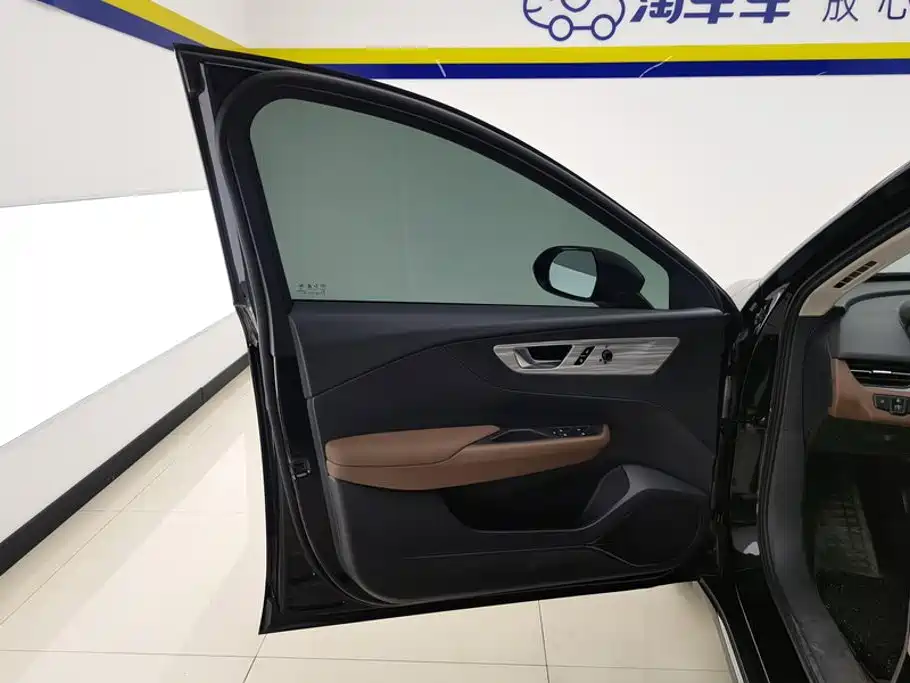 Hongqi E-QM5 2024 2024 Model 610km PLUS