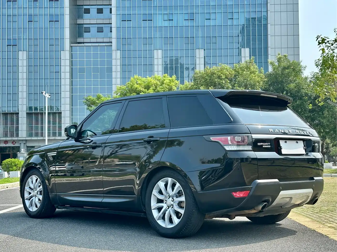 Land Rover Range Rover Sport 2015 3.0 SC V6 HSE фото 12