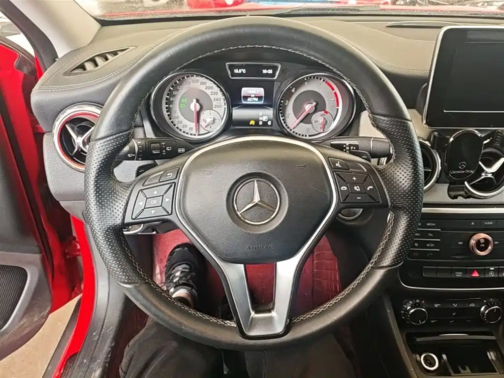 Mercedes-Benz GLA 2016 GLA 200 Fashion фото 11