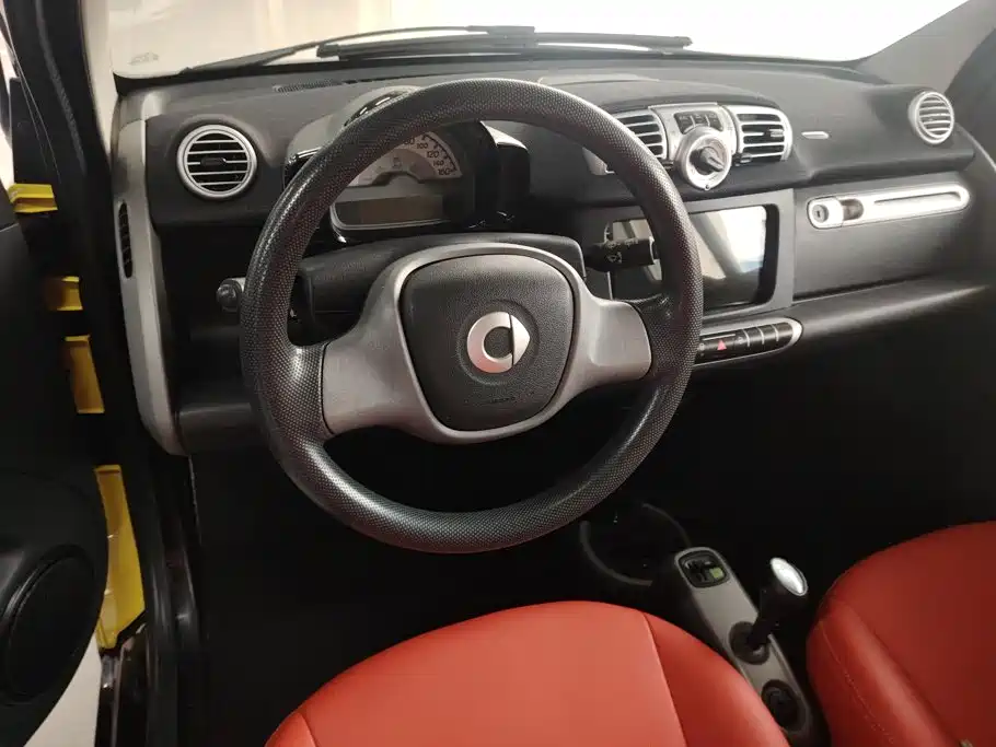 smart fortwo 2013 2013 1.0 MHD New Year Special Edition