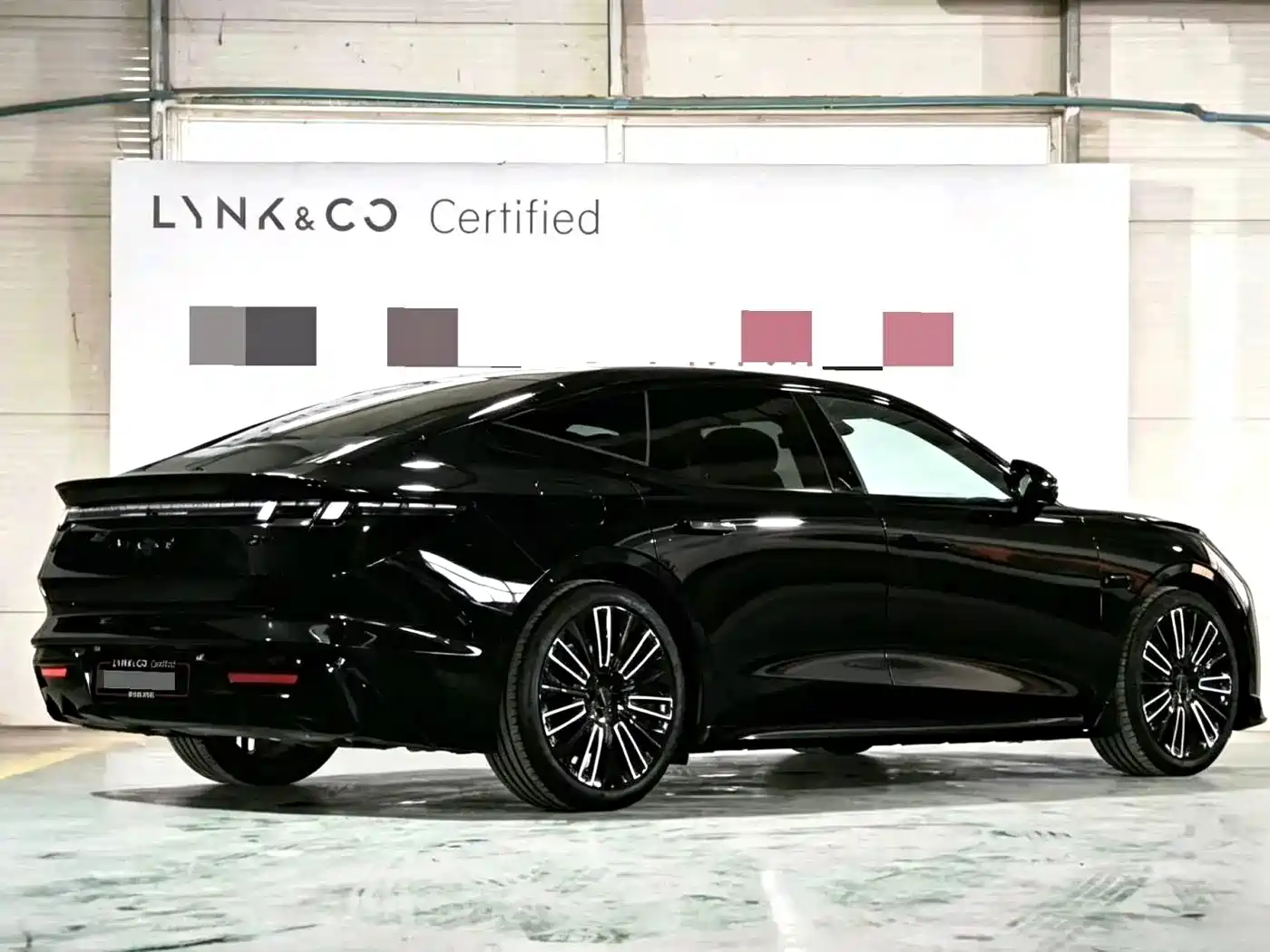 Lynk & Co 10 EM-P 2026 2025 240km Base