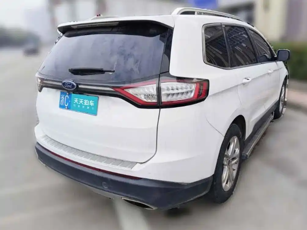 Фото 2 - Ford Edge