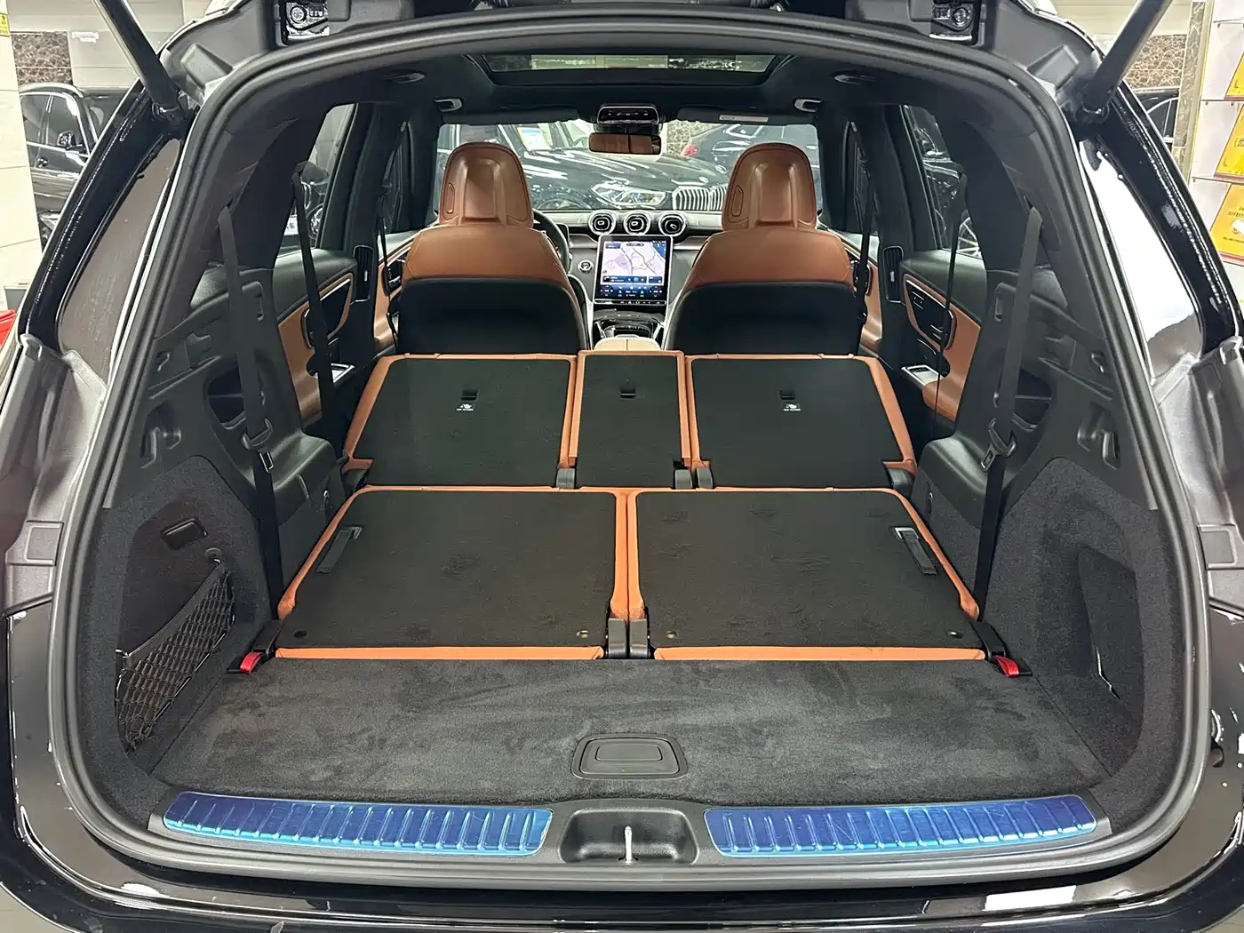 Mercedes-Benz GLC 2023 GLC 260 L 4MATIC Luxury 7-Seater фото 24