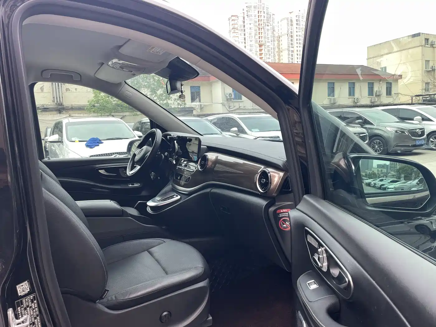Mercedes-Benz V-Class 2020 Model V 260 L Long Wheelbase Luxury фото 7