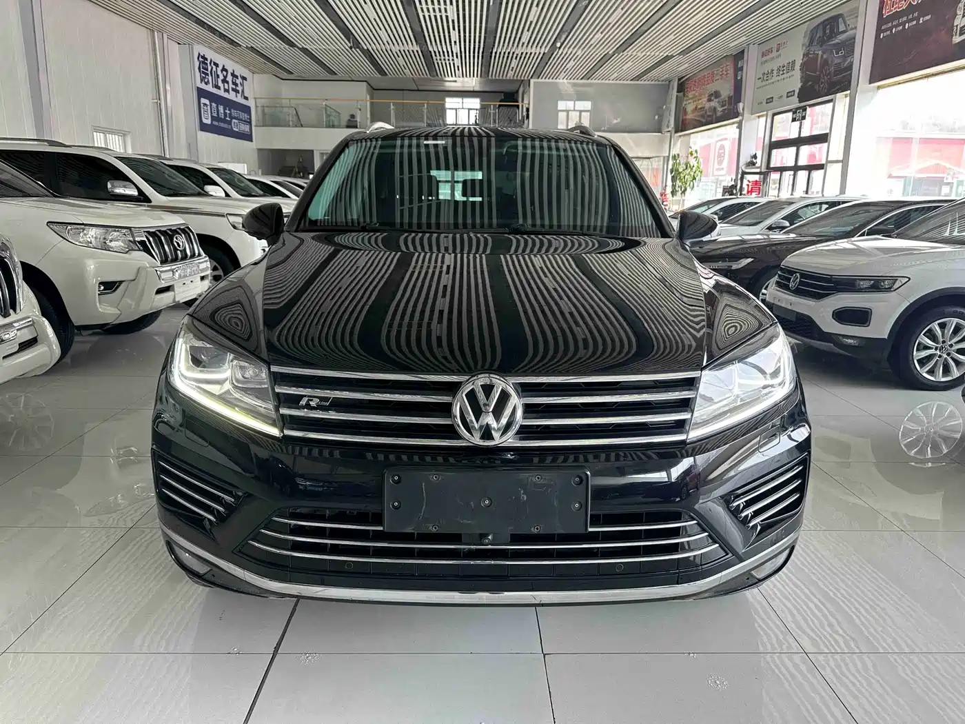 Volkswagen Touareg 2018 3.0TSI Glory Collector's Edition фото 2