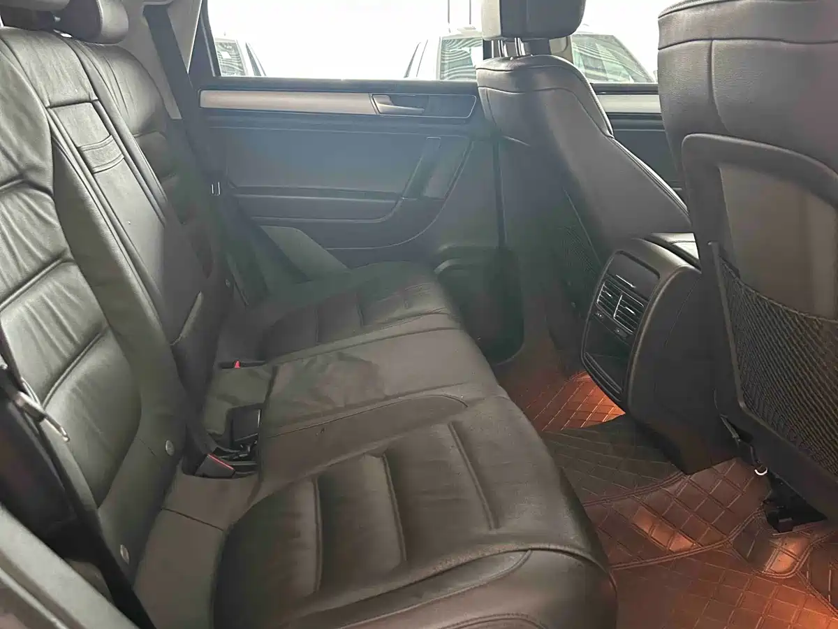 Volkswagen Touareg 2018 3.0TSI Glory Collector's Edition фото 11