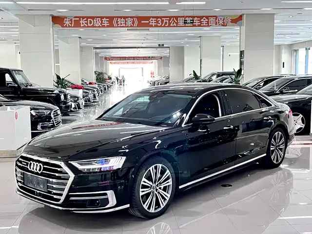 AUDI A8