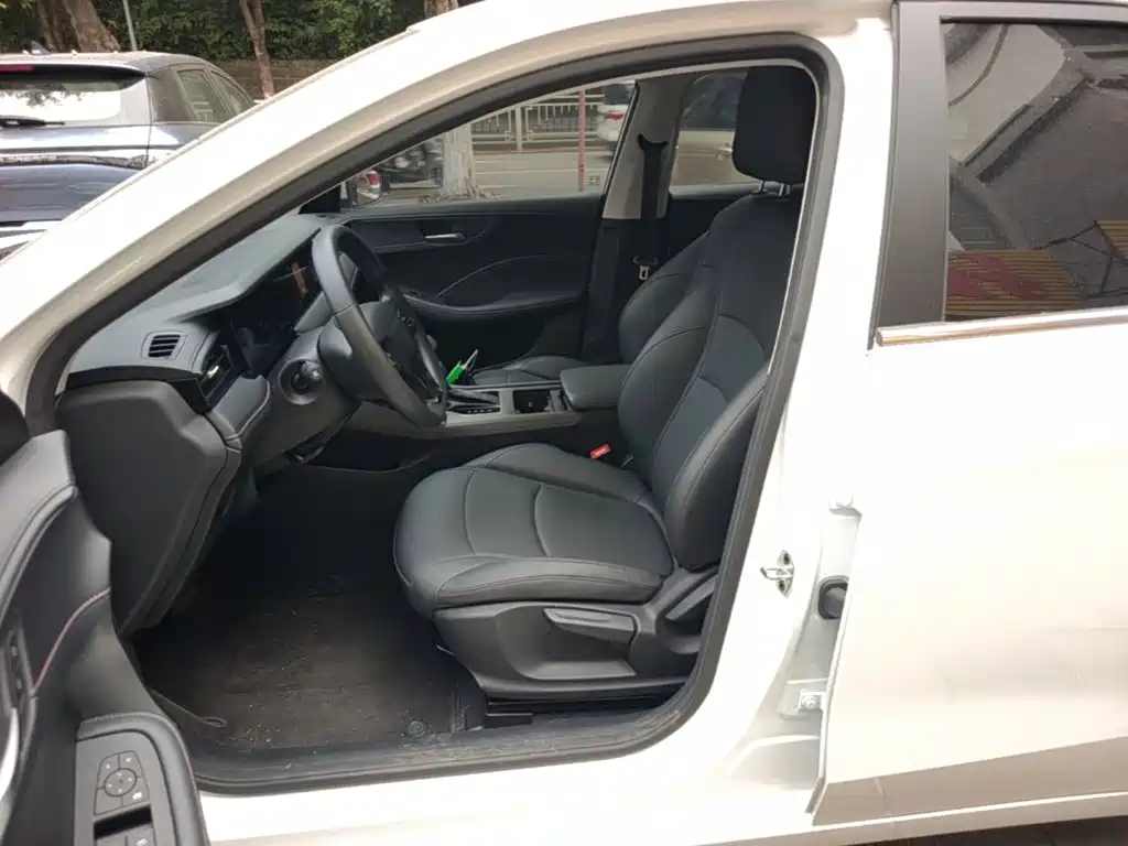 Roewe i5 2025 2026 1.5L CVT Luxury
