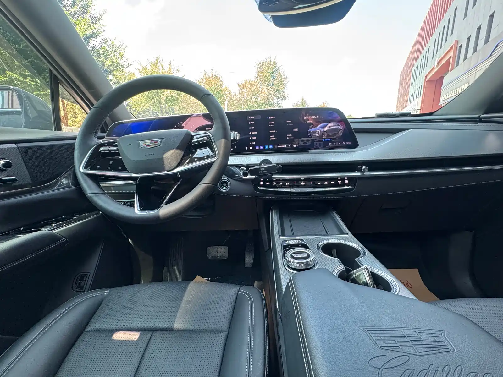 Фото 12 - Cadillac XT5