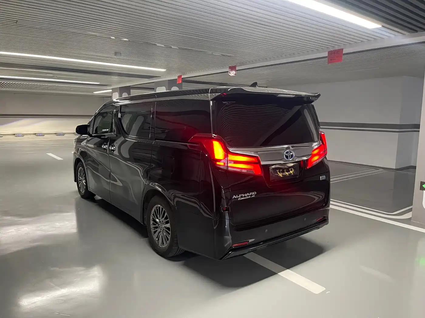 Toyota Alphard 2020 Hybrid 2.5L Premium Edition фото 27