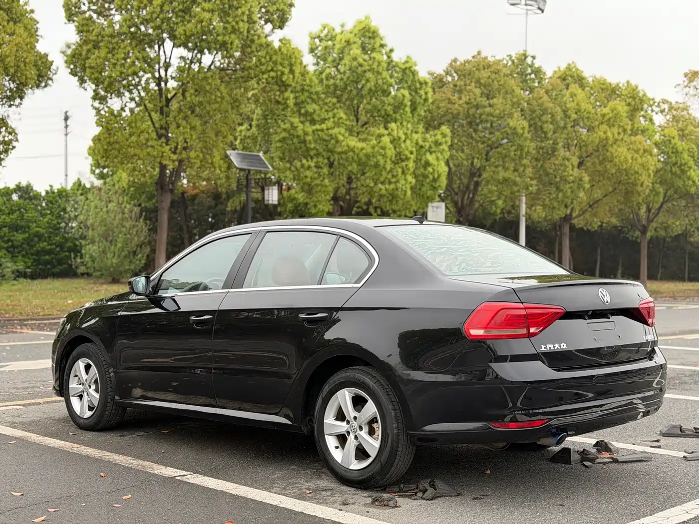 Volkswagen Lavida 2015 1.6L Manual Trend Edition фото 5