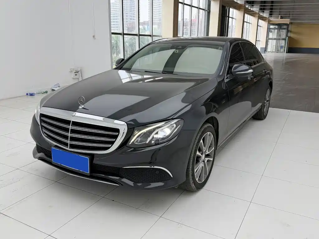Photo 2 - Mercedes-Benz E-Class