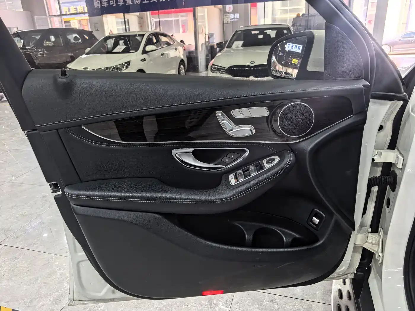 Mercedes-Benz GLC 2017 GLC 260 4MATIC Dynamic фото 8