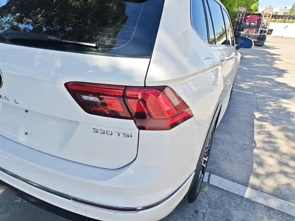 Volkswagen Tiguan L 2021 330TSI Automatic 2WD R-Line Premium фото 8