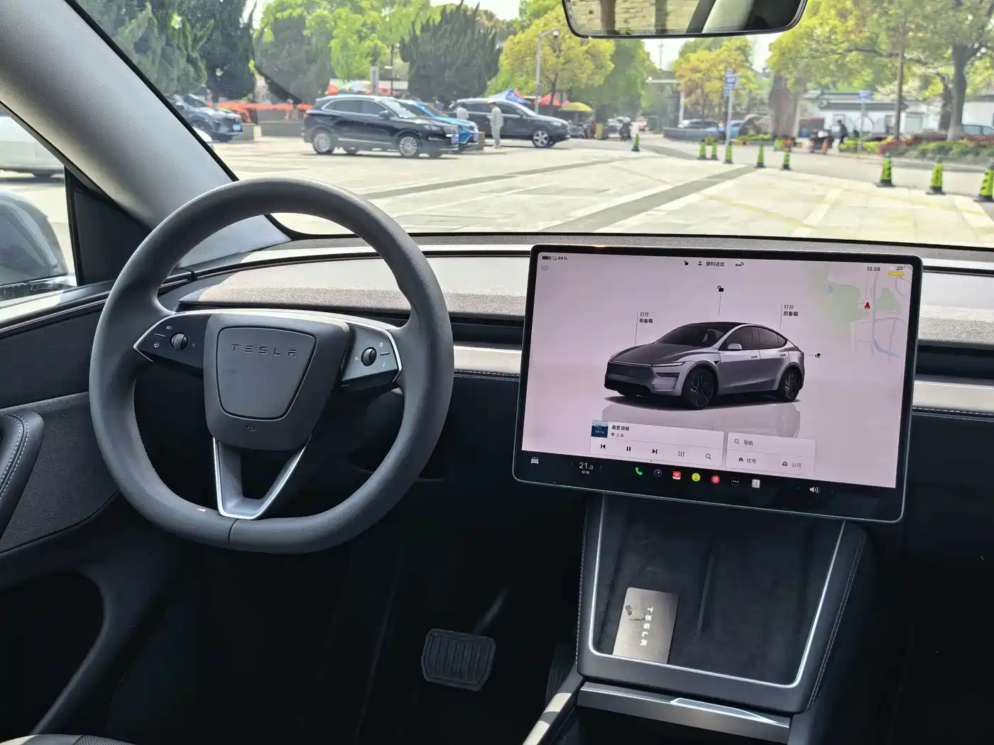 TESLA MODEL Y