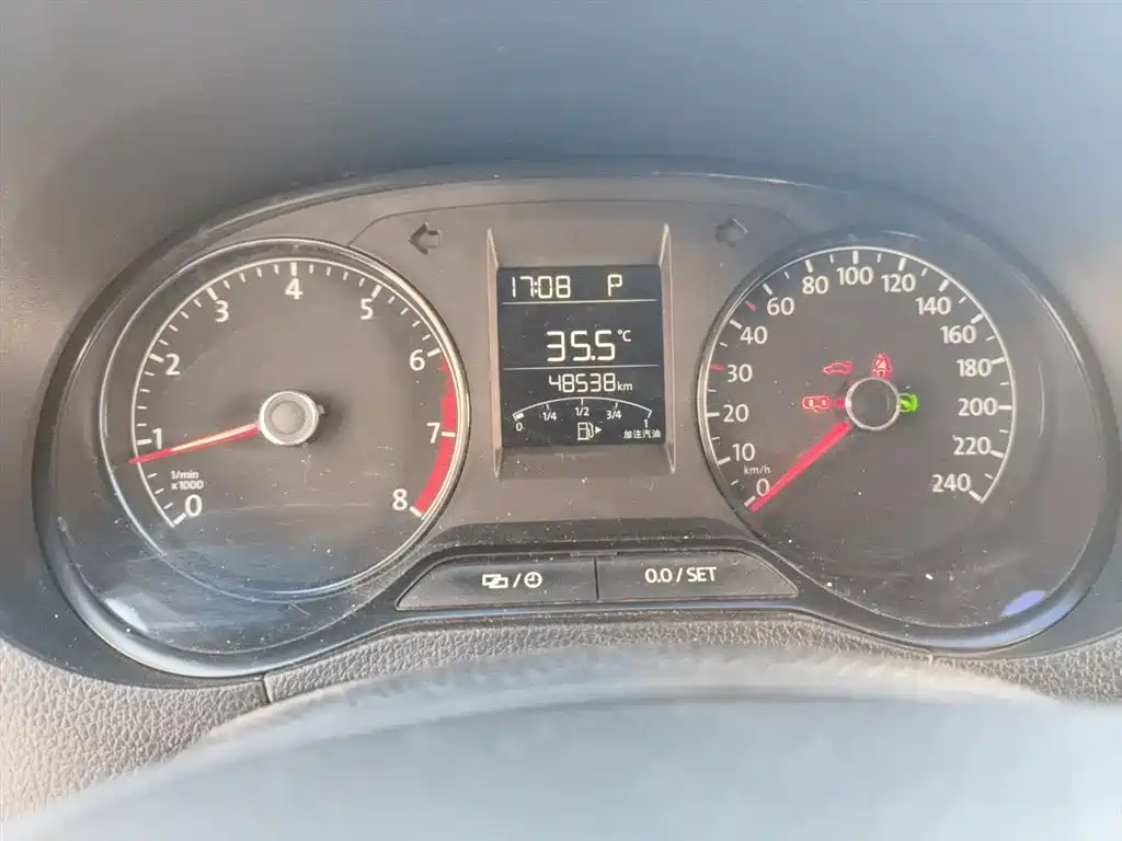 Volkswagen Polo 2016 1.4L Automatic Trend фото 7