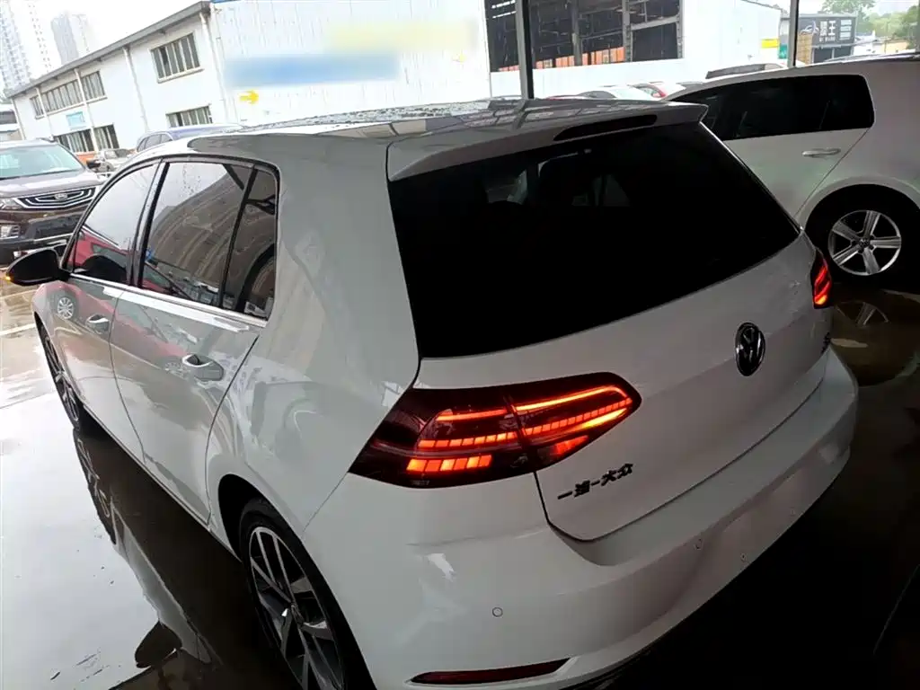Volkswagen Golf 2018 230TSI Automatic Luxury фото 5