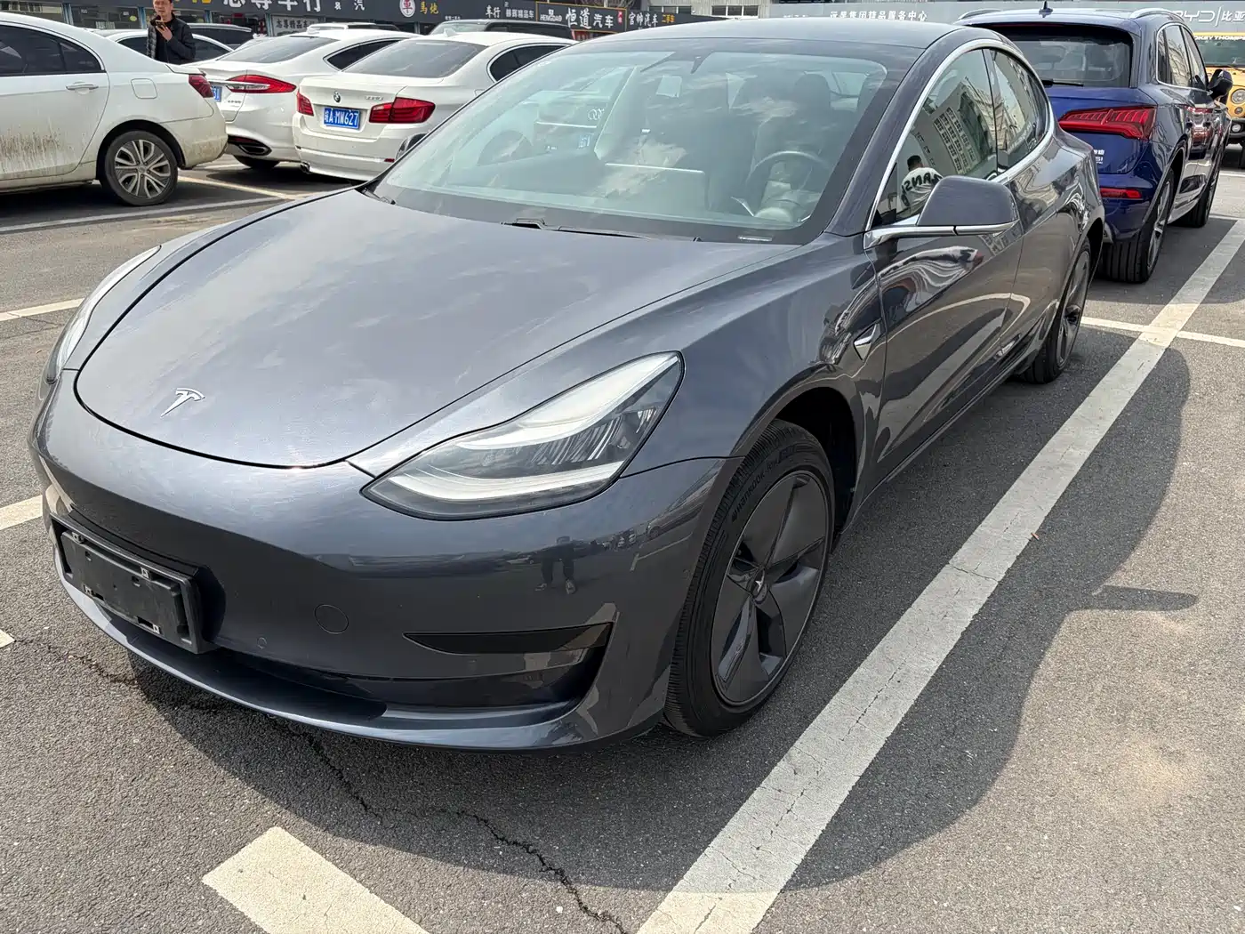 TESLA MODEL 3