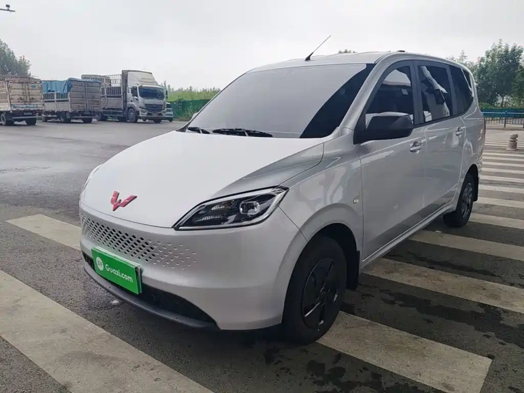 Wuling Motors Wuling Hongguang New Energy 2025 2025 Extended-Range Hybrid 50KM Comfort Version