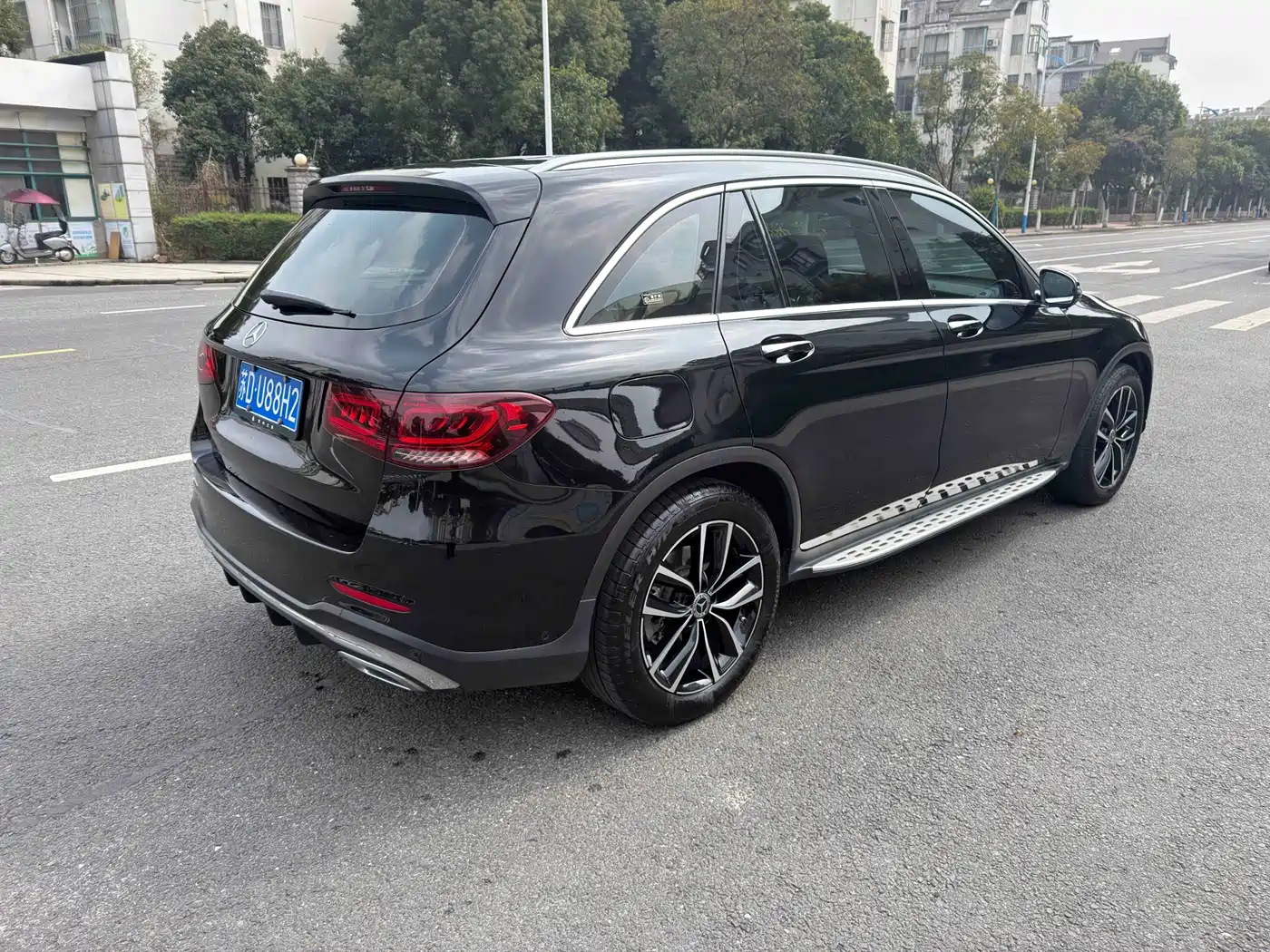 MERCEDES-BENZ GLC