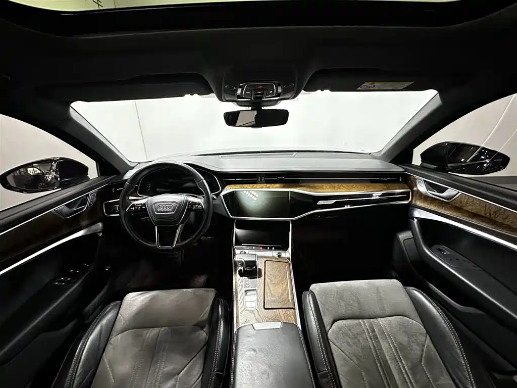 Фото 9 - Audi A6L