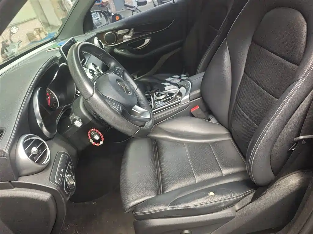 Mercedes-Benz GLC 2018 Facelift GLC 260 4MATIC Luxury фото 16