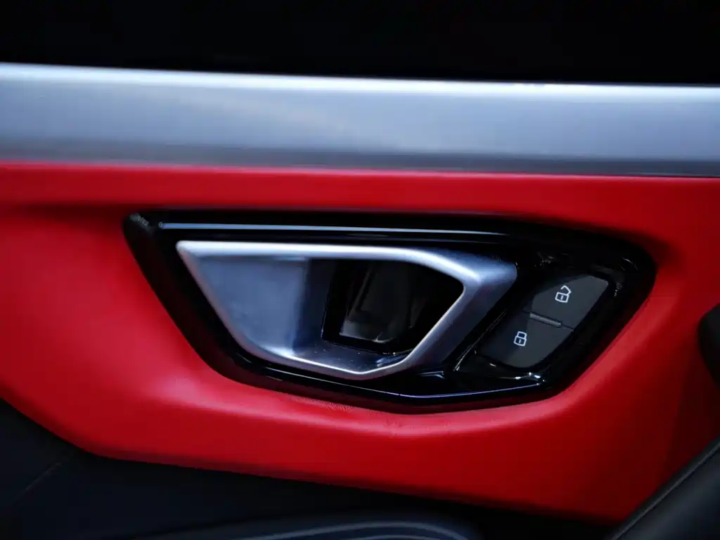 Фото 24 - Lamborghini Urus