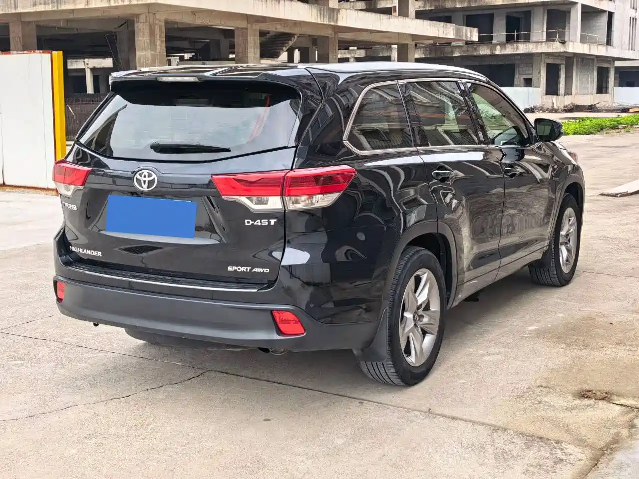 Фото 17 - Toyota Highlander