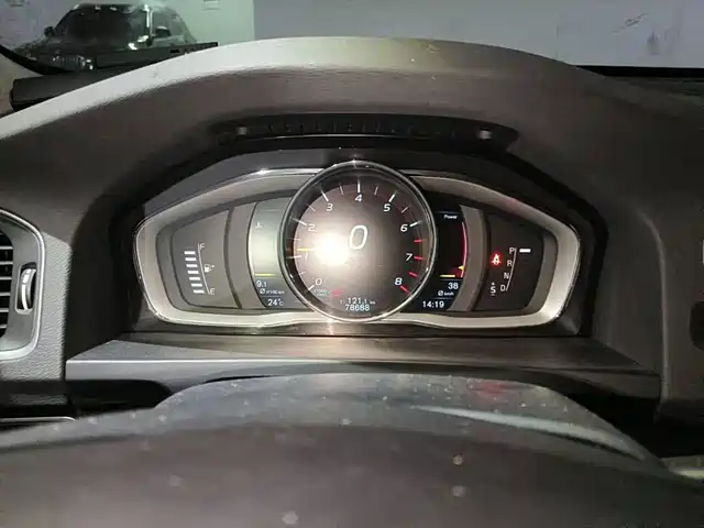 Volvo S60 2016 S60L T5 Smart Control Edition — фото 4