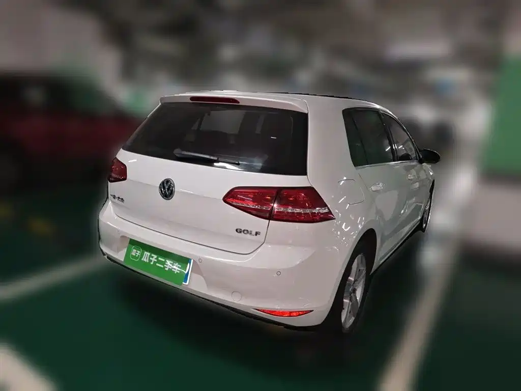 Volkswagen Golf 2014 1.6L Automatic Comfort фото 6