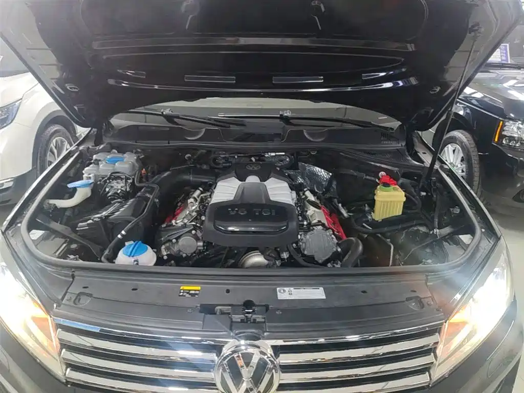 Volkswagen Touareg 2016 3.0TSI Glamour Edition фото 20