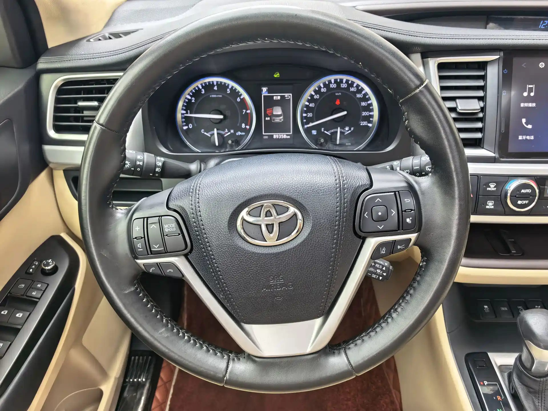 Фото 10 - Toyota Highlander