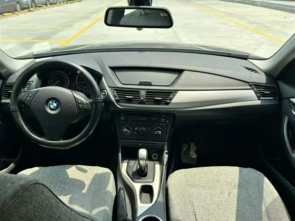 BMW X1 2013 sDrive18i Fashion фото 3