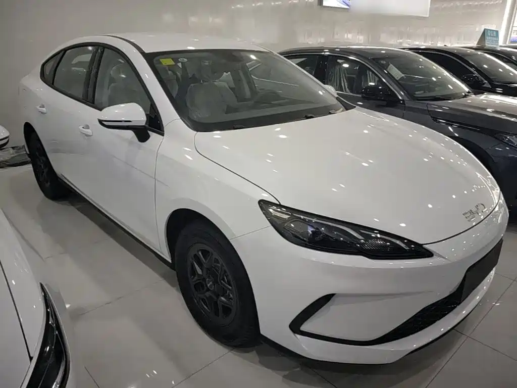 2026 BYD Hai Bao 05 DM-i