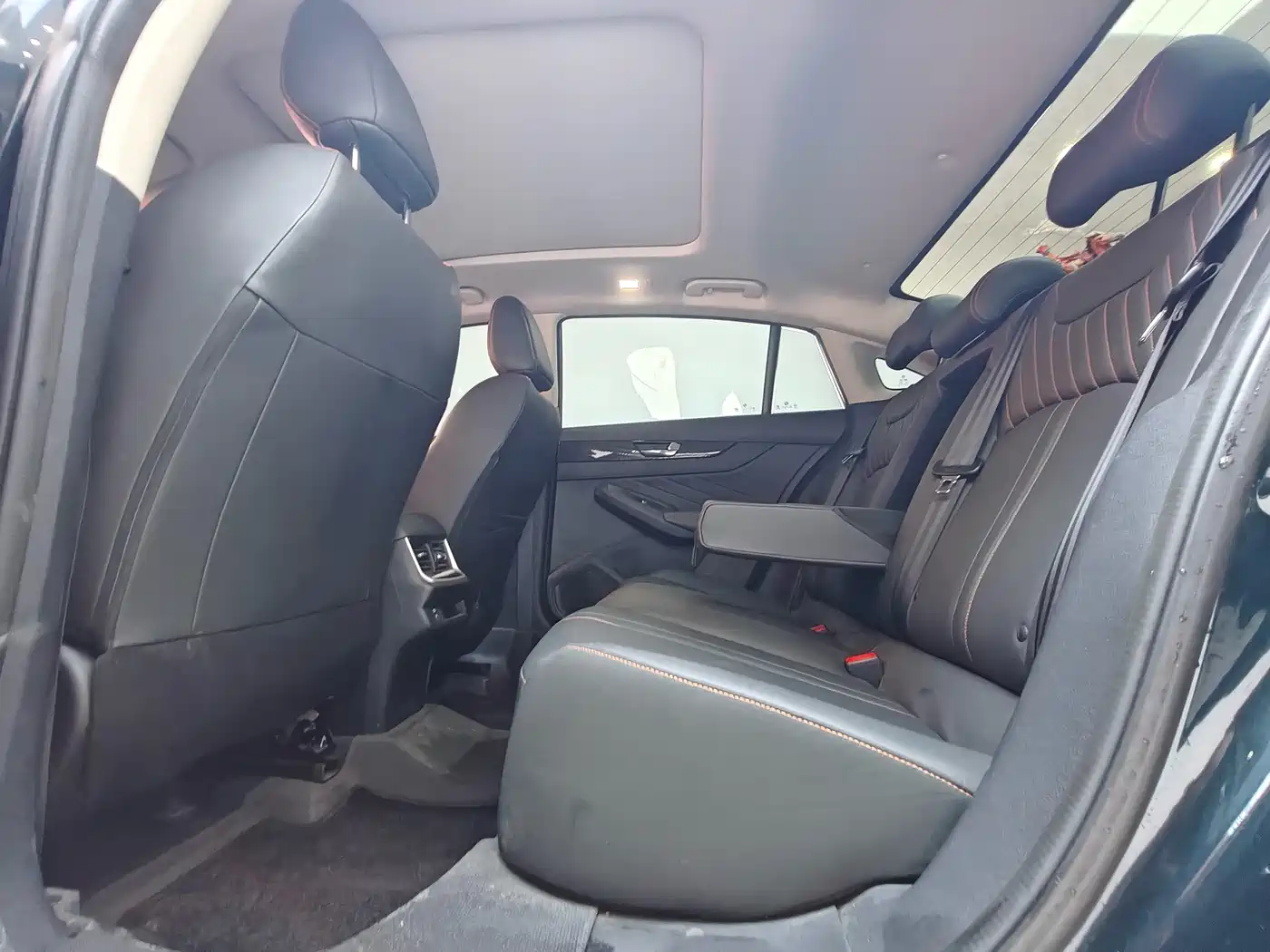 DONGFENG YI HYUN MAX