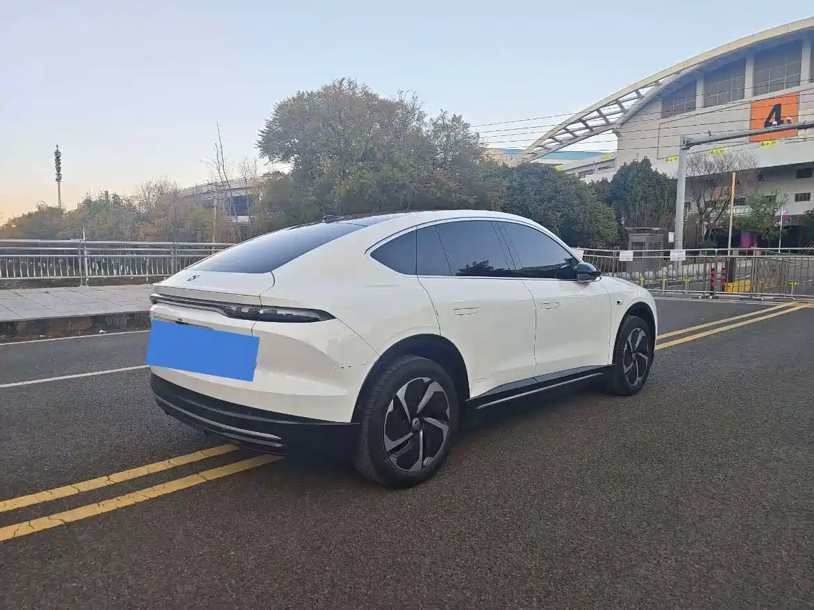 NIO NIO EC6