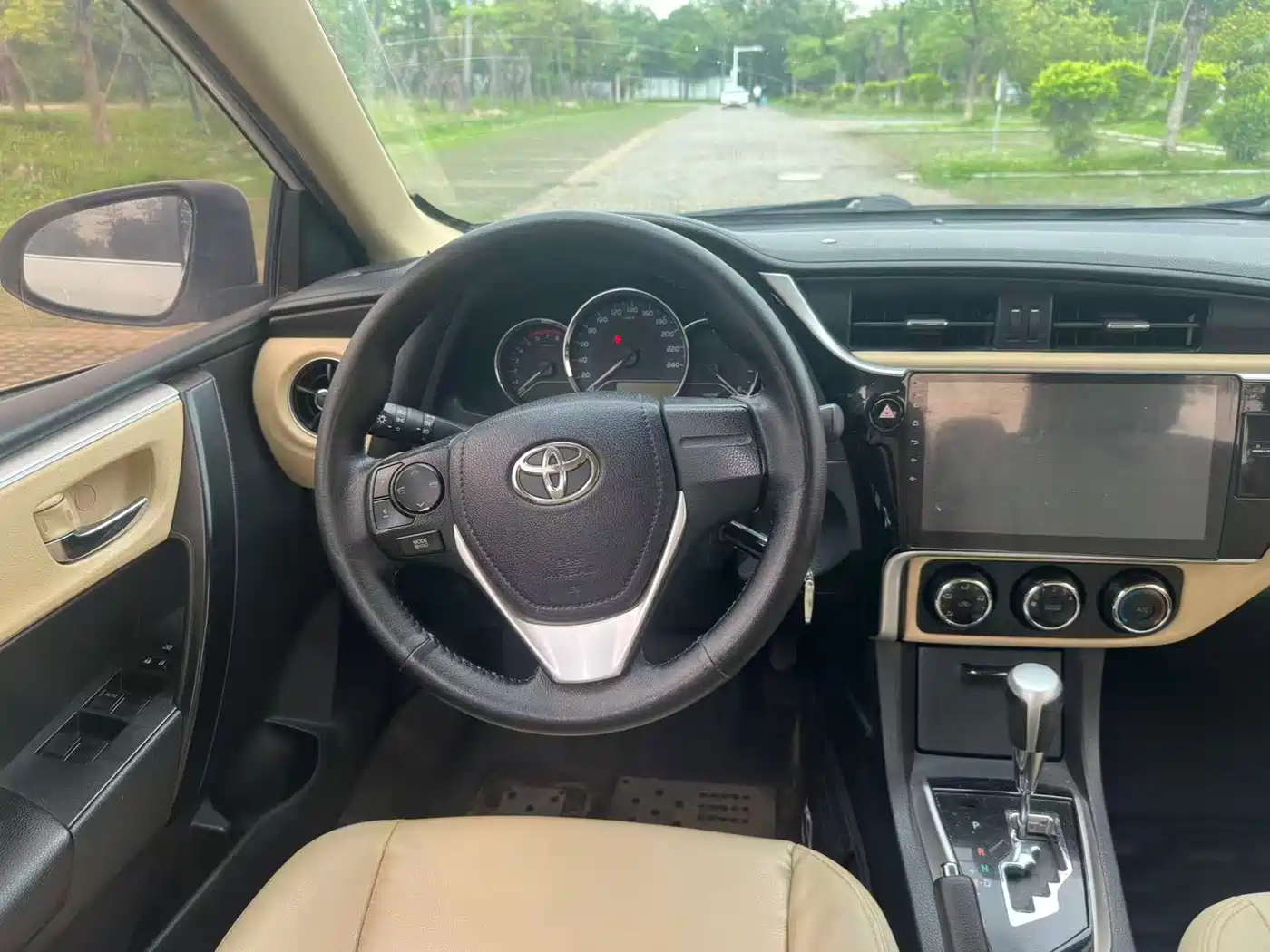 Toyota Corolla 2017 Facelift 1.2T S-CVT GL фото 6